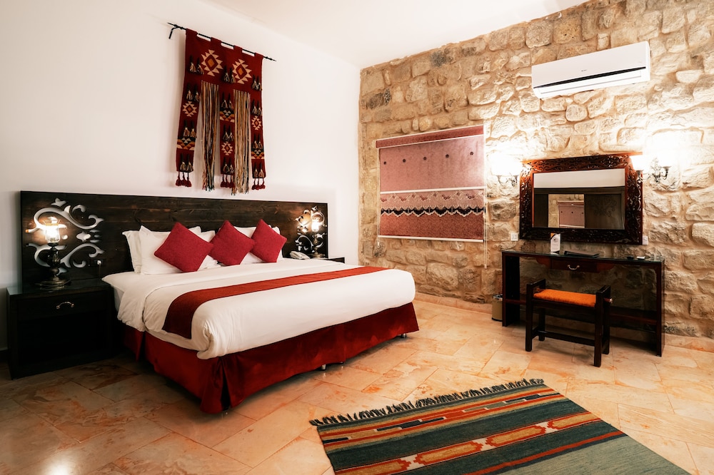 Old Village Resort Image 31