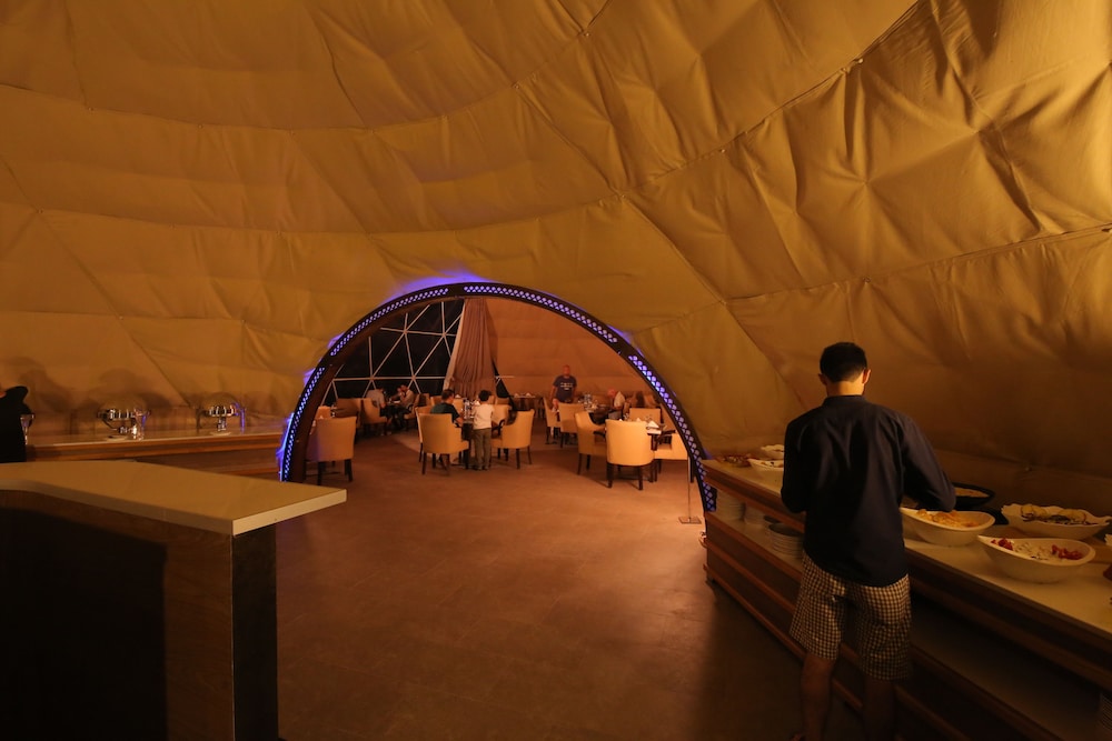 Wadi Rum Bubble Luxotel - Campsite Image 15
