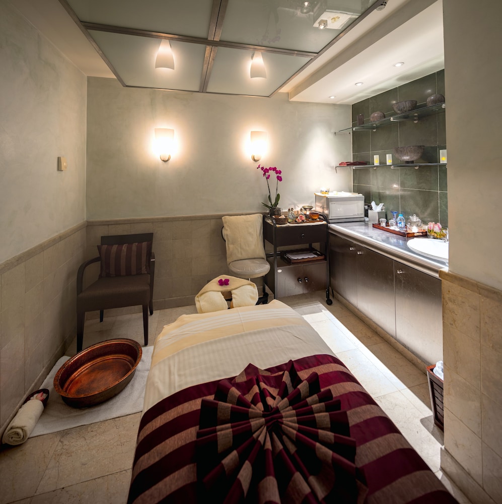 Four Seasons Hotel Amman Image 38