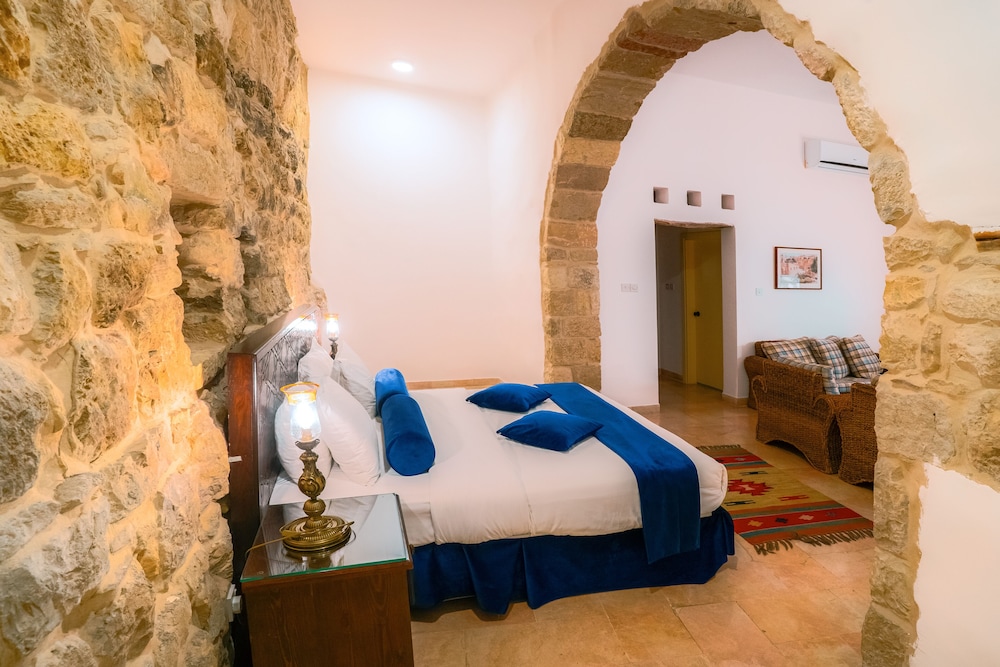 Old Village Resort Image 39