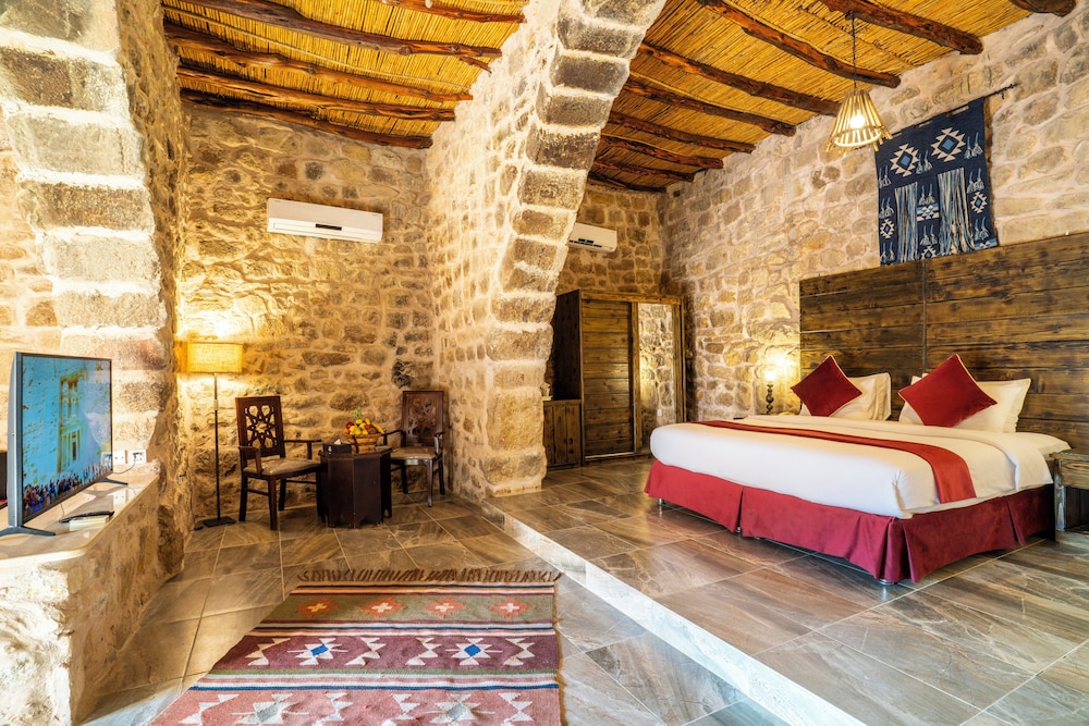 Old Village Resort Image 11