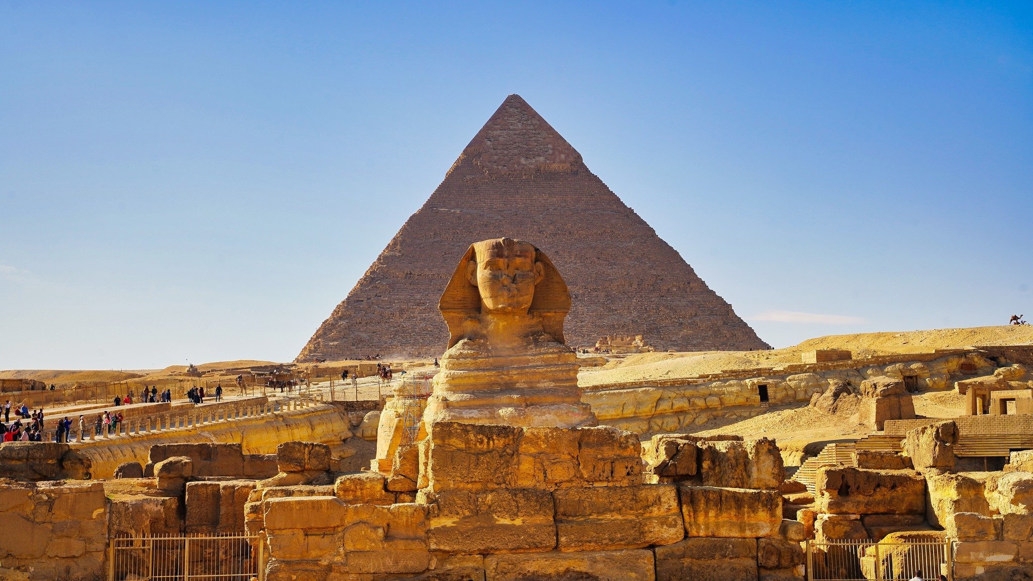 Great Sphinx And Pyramids Of Giza Egypt