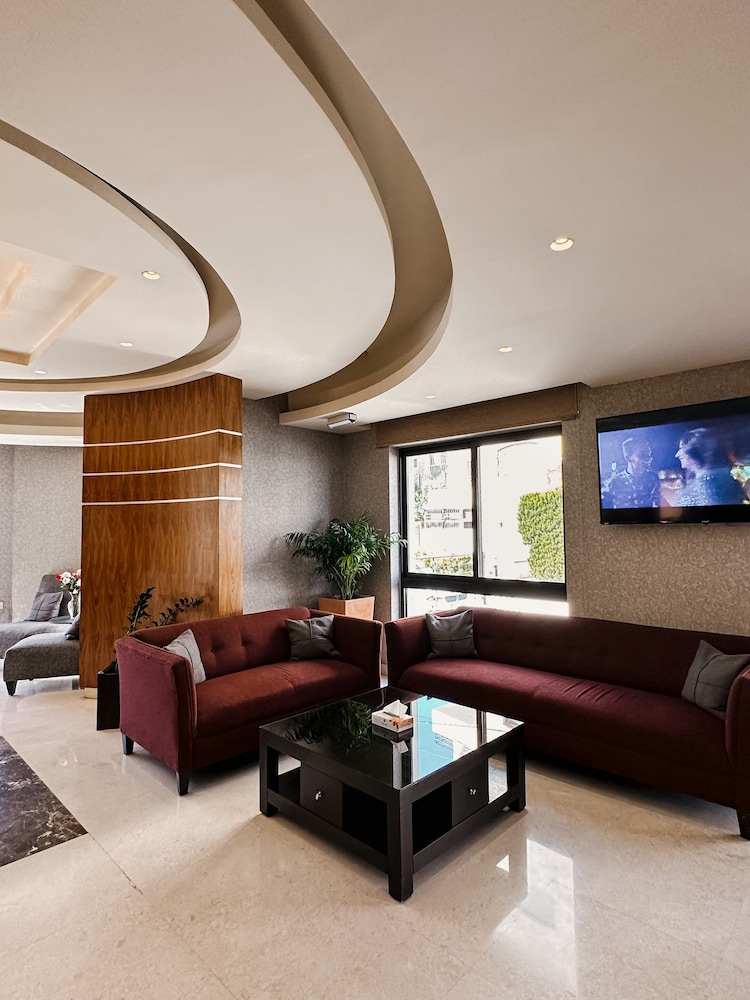 Celino Hotel Image 0