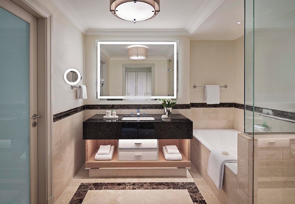 Four Seasons Hotel Amman Image 26