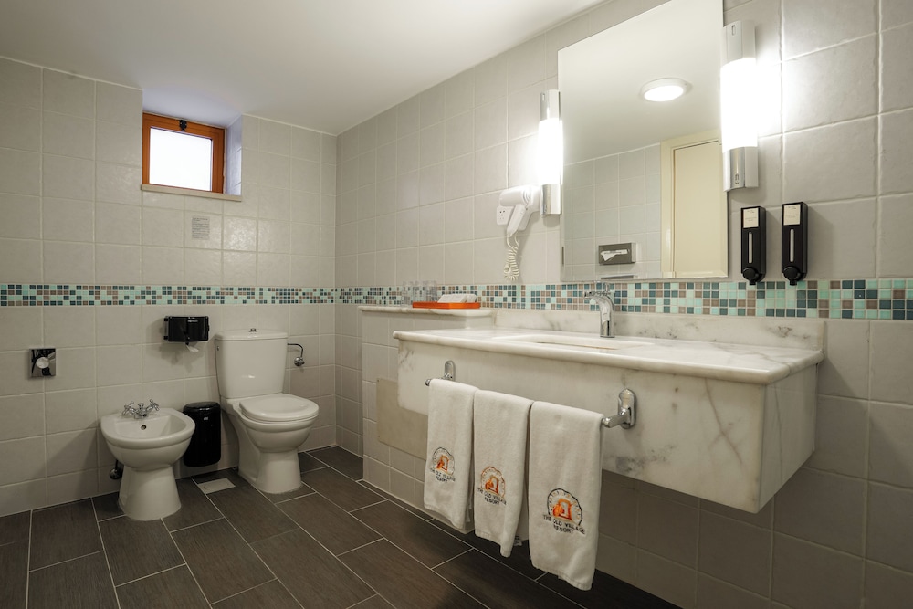 Old Village Resort Image 88