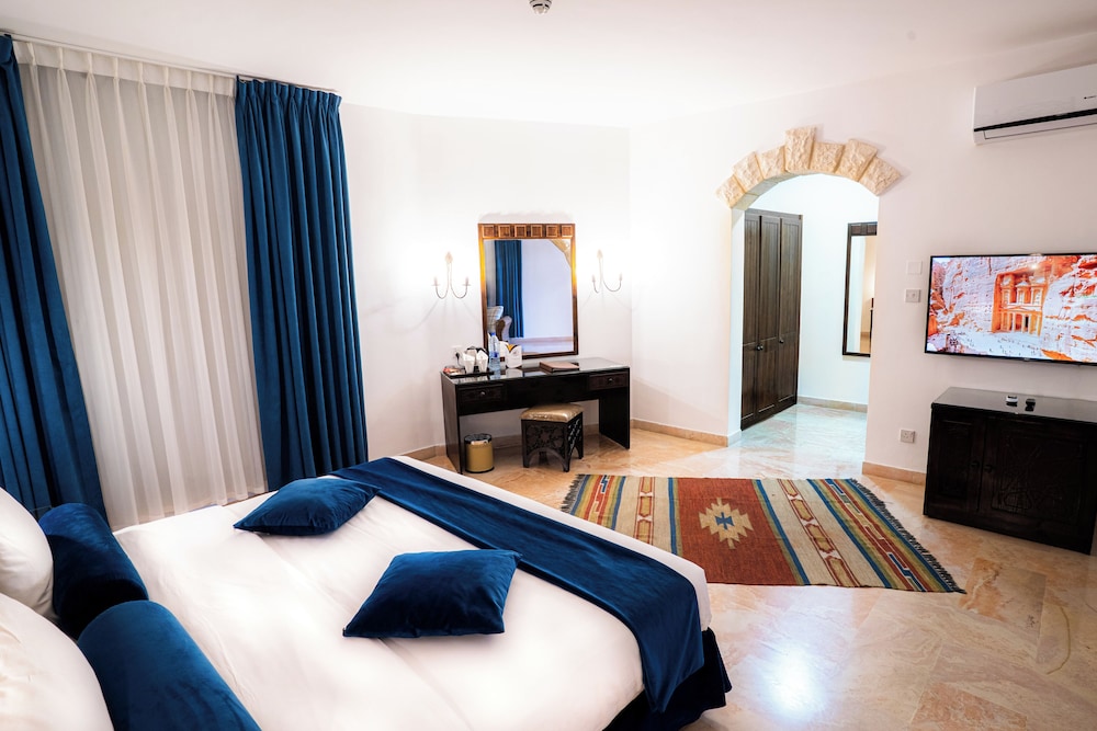 Old Village Resort Image 42