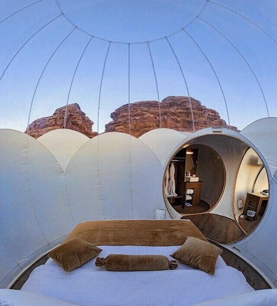 Wadi Rum Bubble Luxotel - Campsite Image 3