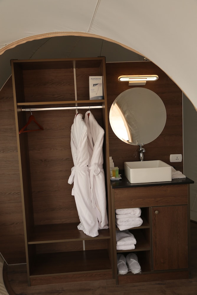 Wadi Rum Bubble Luxotel - Campsite Image 16