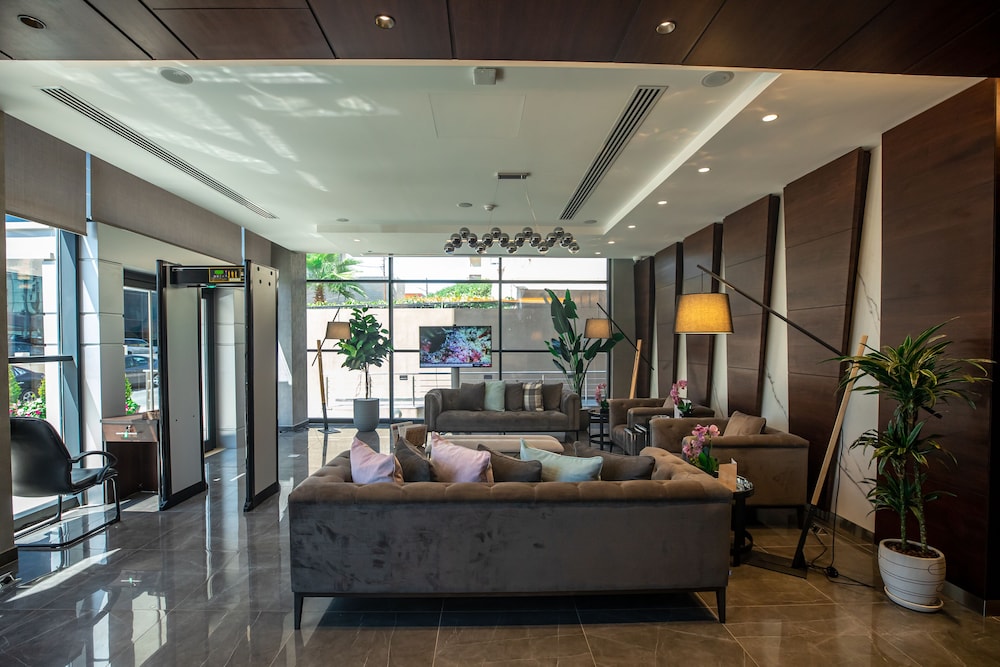 The Compass Hotel Image 0