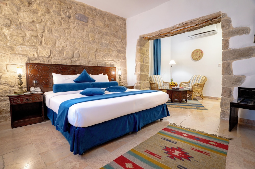 Old Village Resort Image 8