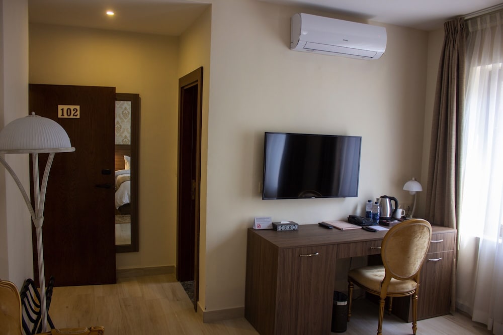 Khan Khediwe Hotel Image 0