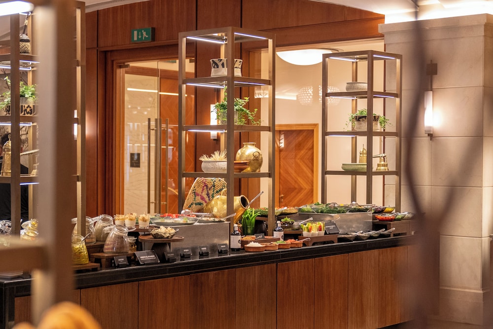 Four Seasons Hotel Amman Image 59