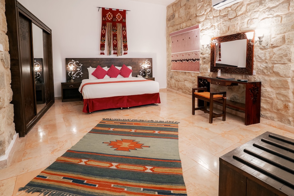 Old Village Resort Image 23