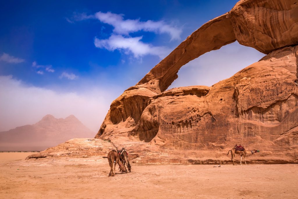 Wadi,rum,,jordan.,kharaz,rock,bridge,world,wonder,in,valley